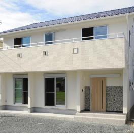 浜松市中区上島　Y様邸「どっしりとした大黒柱があるリビングの家」